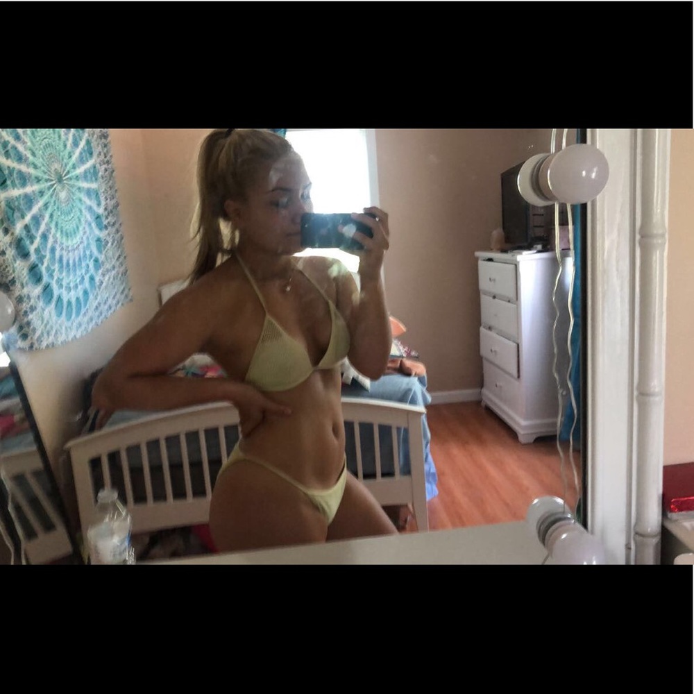 Victoria’s Secret bikini